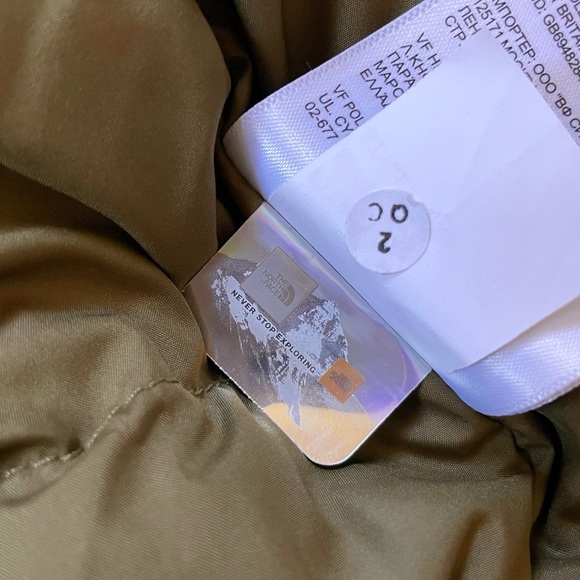 The North Face Women’s Arctic Parka II Coat In Military Olive - Picture 10 of 10